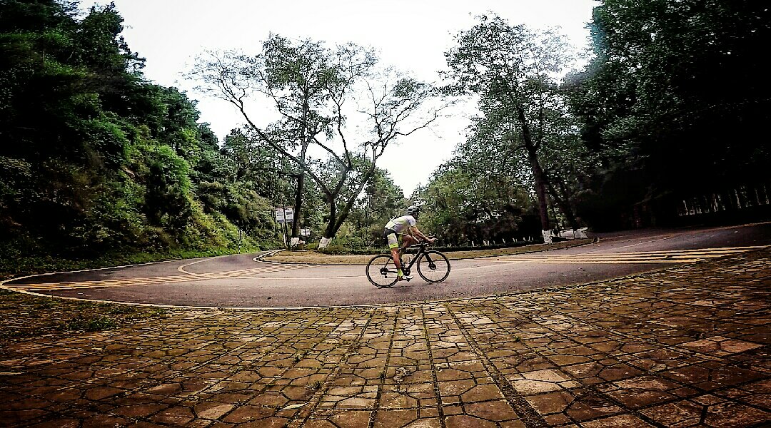 Virage de la montée de western hill à Kunming 