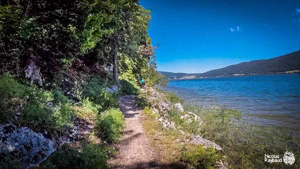 vtt au bord du lac de joux bike camera
