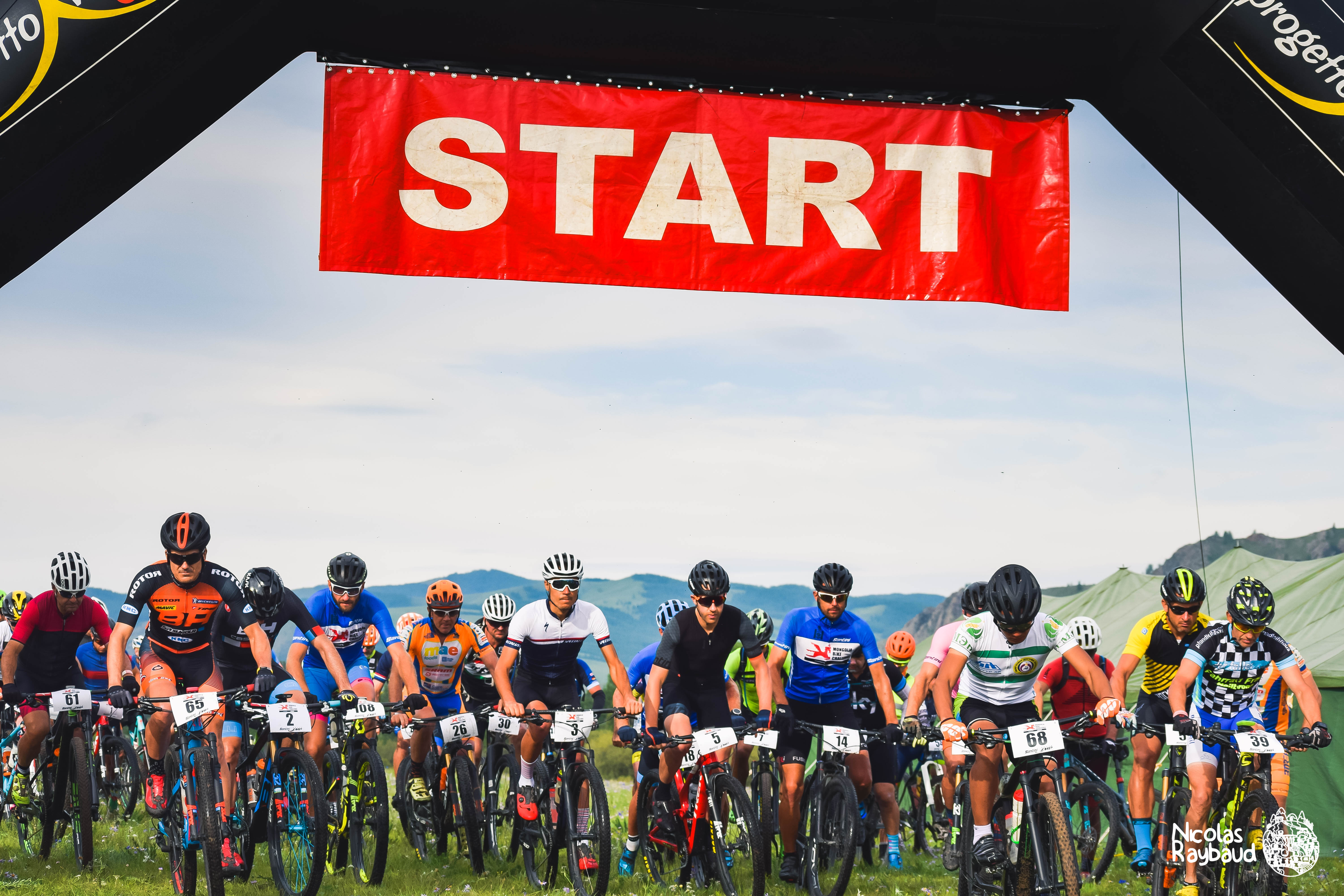 Mongolia Bike Challenge Nicolas Raybaud-start