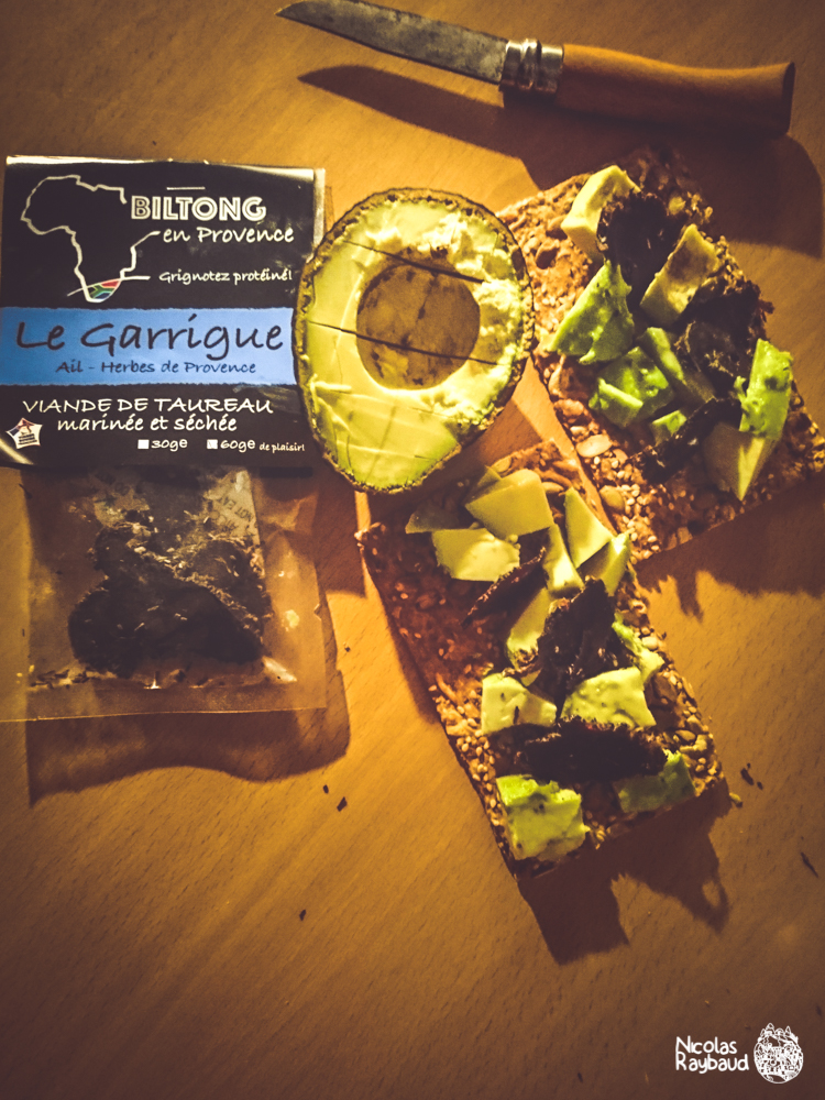 toast d'avocat au biltong le garrigue 