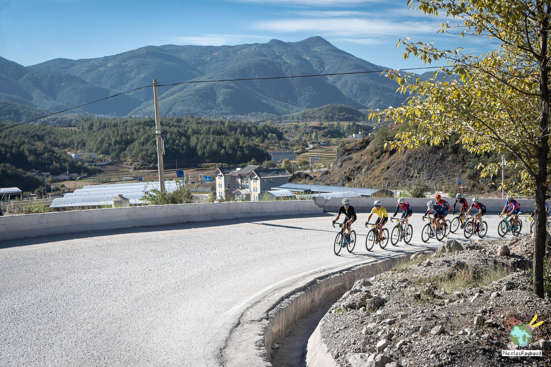 cycliste montée à lijiang nicolas raybaud yunnan
