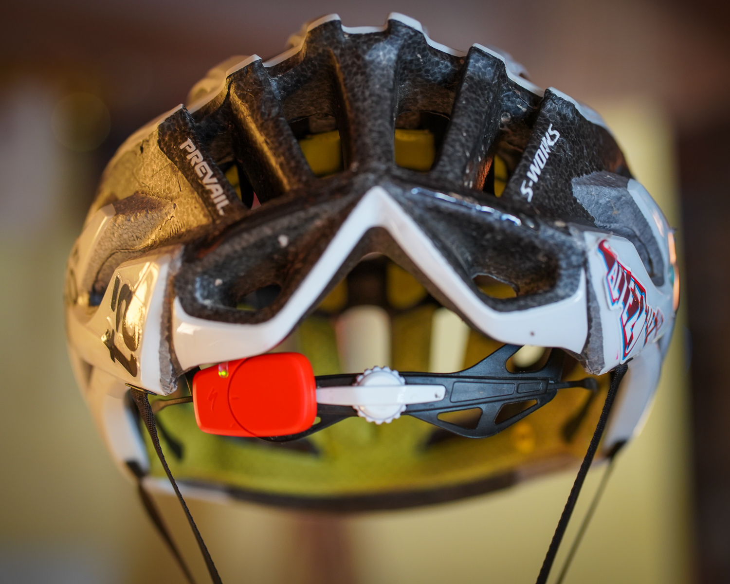 Capteur de Chute ANGi Specialized sur le casqeu Prevail II